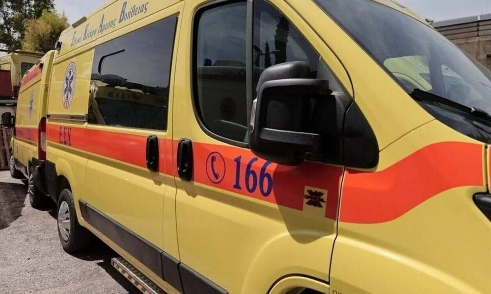 Συγκινεί 85χρονος στην Πάτρα: Μάζευε χρήματα για δωρήσει ασθενοφόρο στο ΕΚΑΒ
